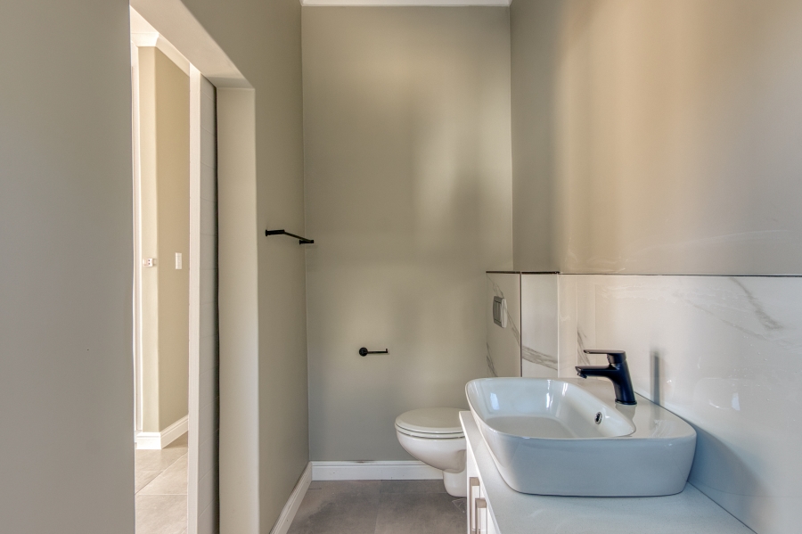 3 Bedroom Property for Sale in Aan de Wijnlanden Western Cape